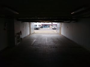 Dlouhodobý pronájem vícemístné garáže na Praze 9 2