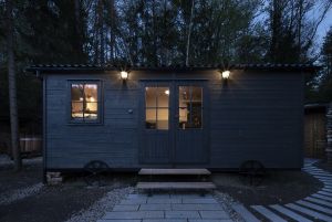 MARINGOTKA V LUXUSNÍM PROVEDENÍ TINY HOUSE NA KOLECH 2