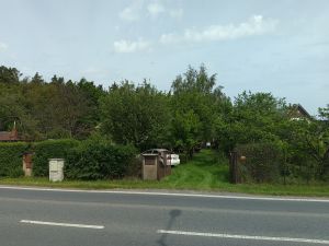 Prodej pozemku s chatou 700m2, Mukařov ev.č.14 -Praha východ 3