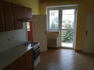 Pronájem 2,5+1, ulice Merhautova, Černá Pole, 80 m2, balkon, komora 1