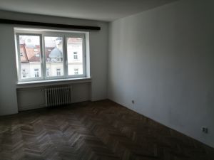 Pronájem 2,5+1, ulice Merhautova, Černá Pole, 80 m2, balkon, komora 3