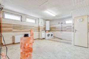 Prodej rodinného domu 250 m² pozemek 711m² 7