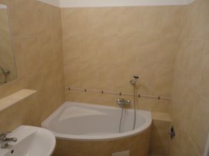 Pronájem 2+1, ulice Příční, centrum, 70 m2, balkon, komora 5