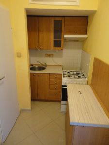 Pronájem 2+1, ulice Příční, centrum, 70 m2, balkon, komora 4