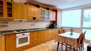 Prodej rodinného domu se zahradou a garáží – Lednice 3