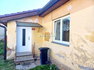 Kamenice okres Jihlava prodej přízemního RD o velikosti 3+1 s oplocenou zahradou na okraji obce v klidné části pozemek o výměře 717 m2 5