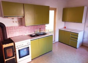 Kamenice okres Jihlava prodej přízemního RD o velikosti 3+1 s oplocenou zahradou na okraji obce v klidné části pozemek o výměře 717 m2 10